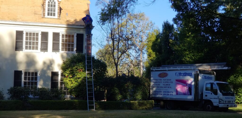 gutter maintenance service 